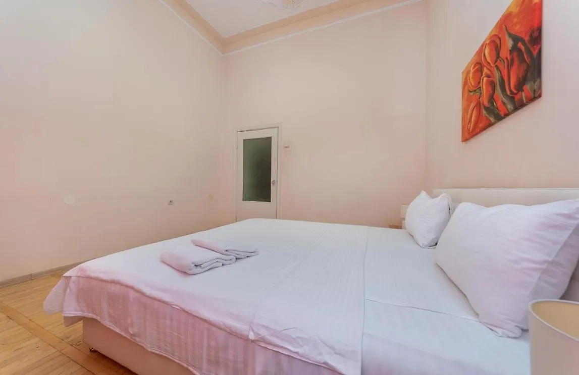 One bedroom apartment on Maidan Kiev